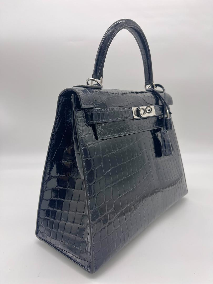 Kelly 28 Crocodile Niloticus Lisse Bleu Marine Palladium Hardware Kelly 28 Crocodile Niloticus Lisse Bleu Marine Palladium Hardware