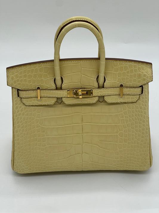 Birkin 25 Matte Alligator Vanille Gold Hardware